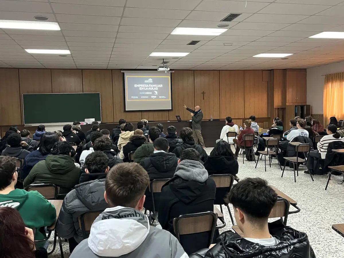 Alumnos del Colegio La Salle – Sagrado Corazón visitan el grupo VP Hoteles para conocer su trayectoria