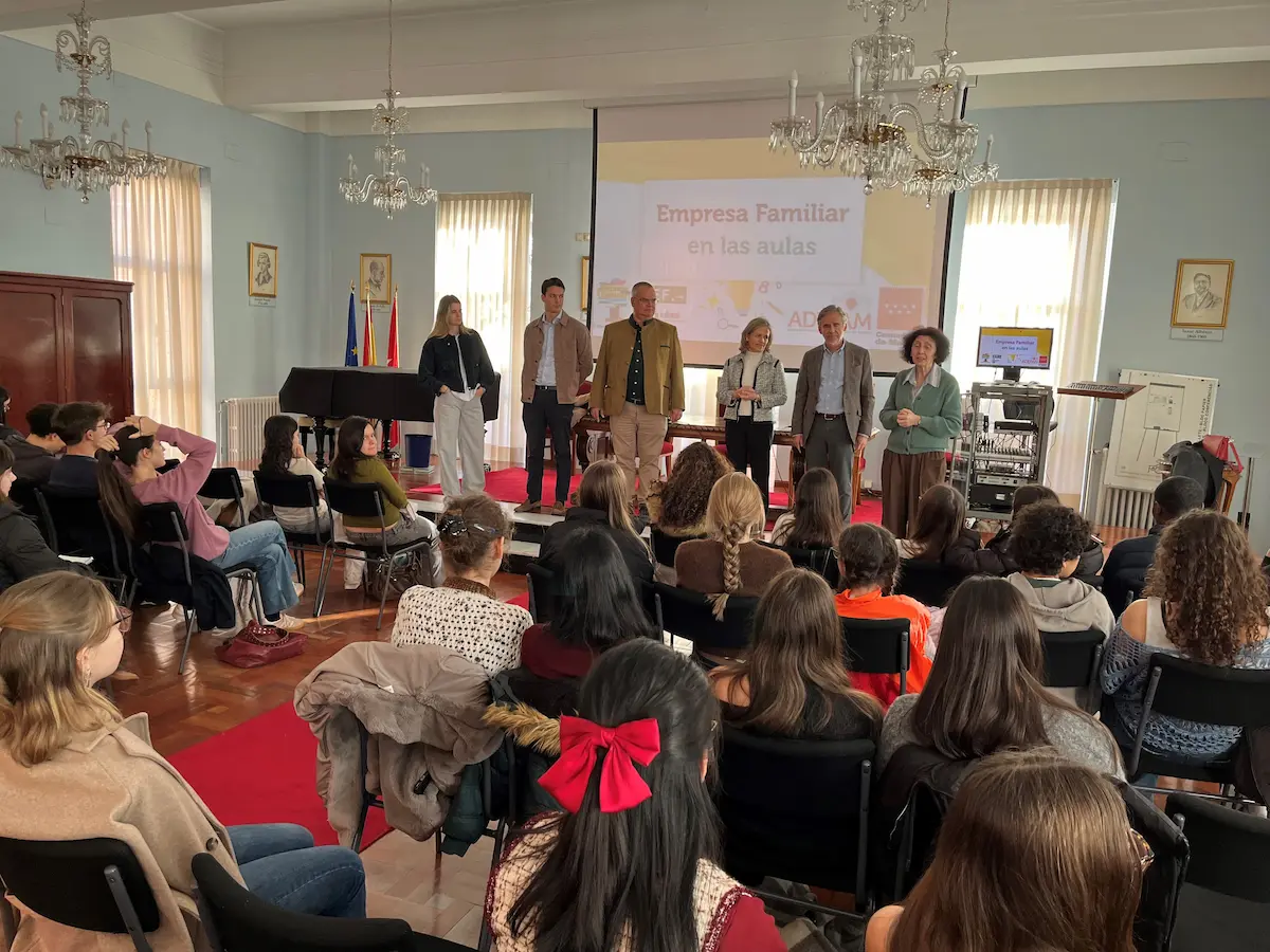 Sanz Clima acerca la empresa familiar a los estudiantes del IES Ramiro de Maeztu