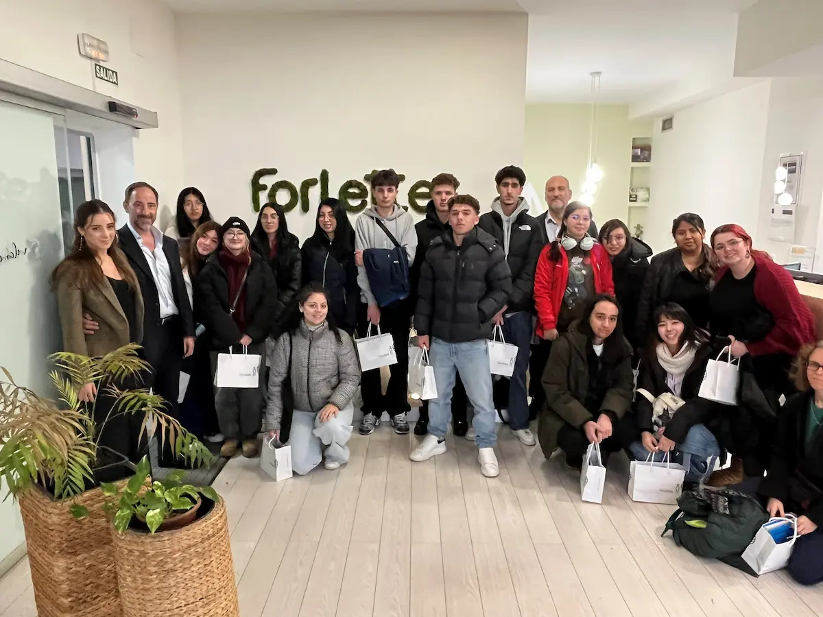 Alumnos del Colegio Salesianos Atocha conocen el sector de las artes gráficas visitando la sede de Grupo Forletter