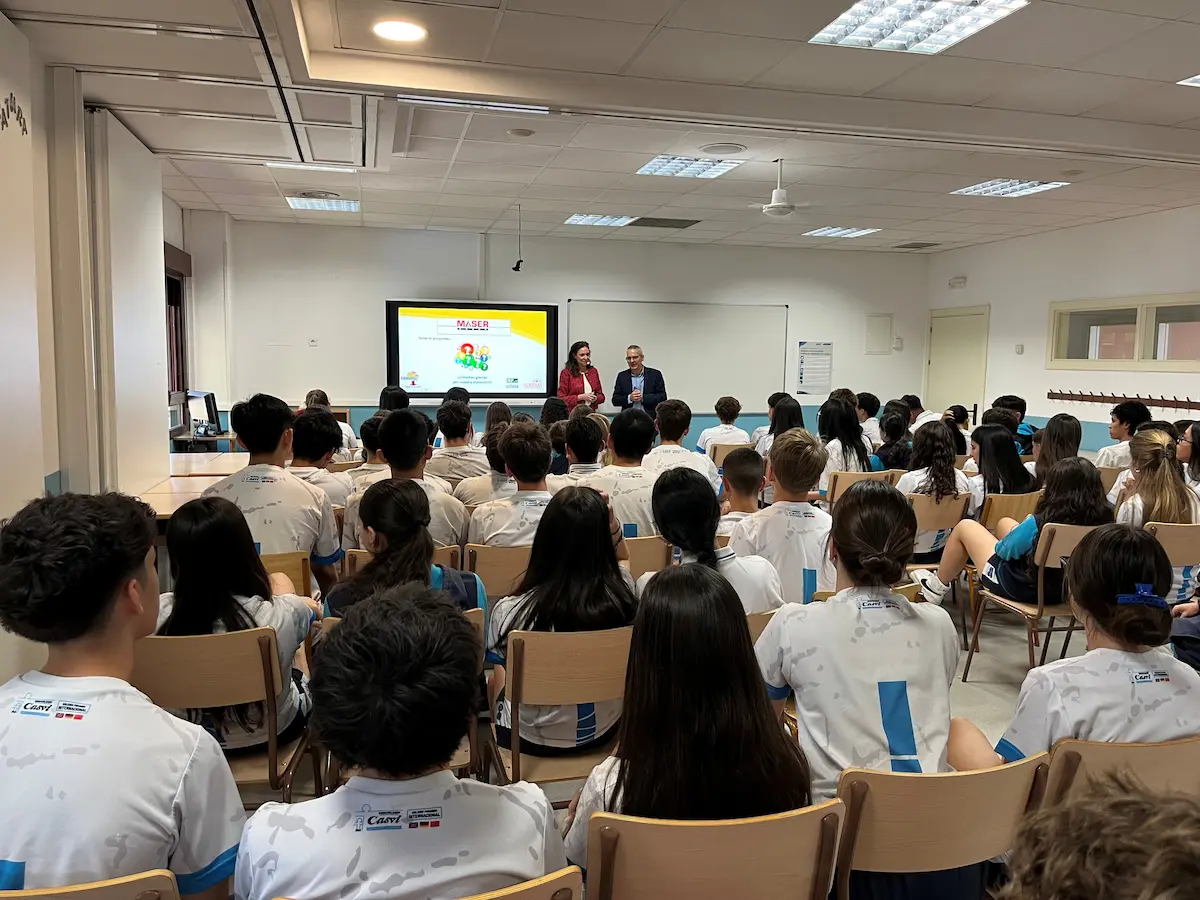 Eva Belinchón, CEO de Maser Group, acerca la realidad de la empresa familiar y el emprendimiento a los alumnos del Eurocolegio Casvi