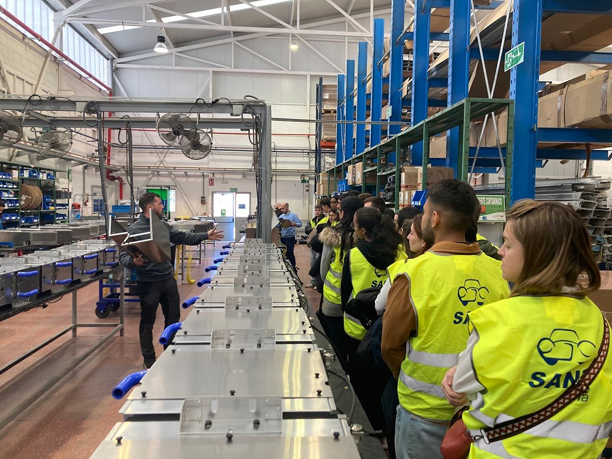 Alumnos del Colegio La Salle Sagrado Corazón visitan la fábrica de Sanz Clima en Madrid